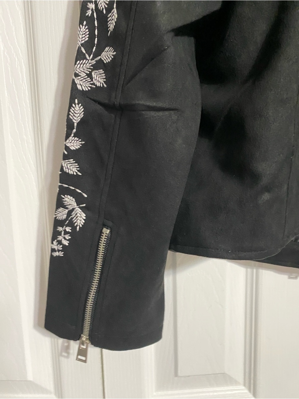 PAPARAZZI black embroidered floral NWT coat jacket size LARGE - Picture 6 of 14